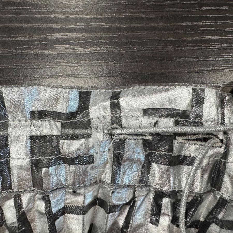 FENDI フェンディ ズッカ総柄プリント ホイル プリーツ ロング フレア スカート シルバー レディース FQ7121 A9FEの画像
