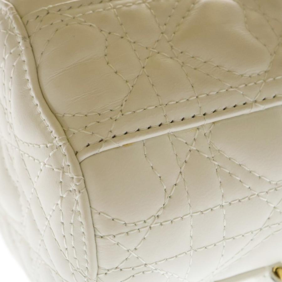 Christian Dior ホワイトショルダーバッグ Christian Dior（クリスチャン・ディオール） ハートバニティ チェーン