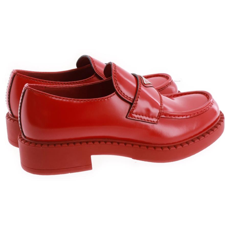 PRADA（プラダ） トライアングルプレート レザー ローファー シューズ