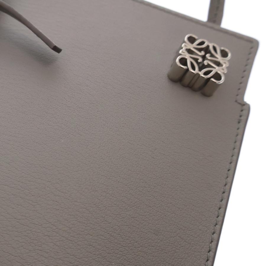 LOEWE（ロエベ） ダイスポケット クラシックカーフ レザークロスボディ