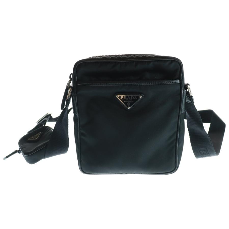 PRADA（プラダ） RE-NYLON トライアングルロゴプレート リナイロン