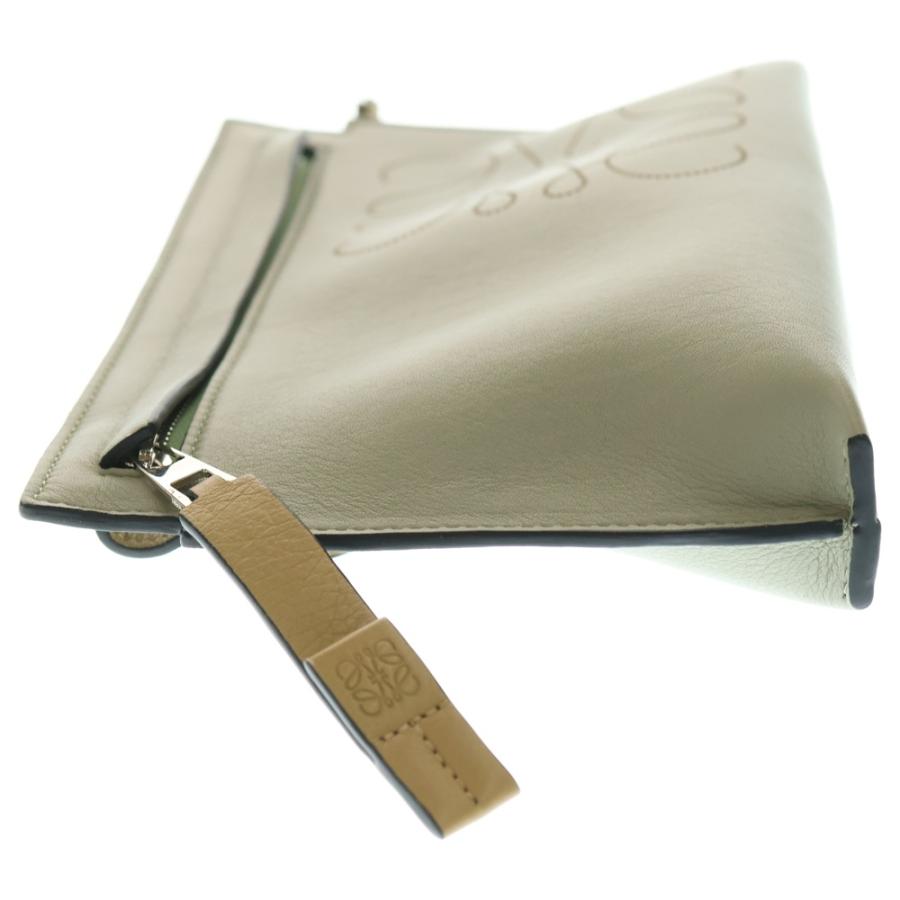 LOEWE（ロエベ） MINI T POUCH IN CLASSIC CALFSKIN ミニ ティー