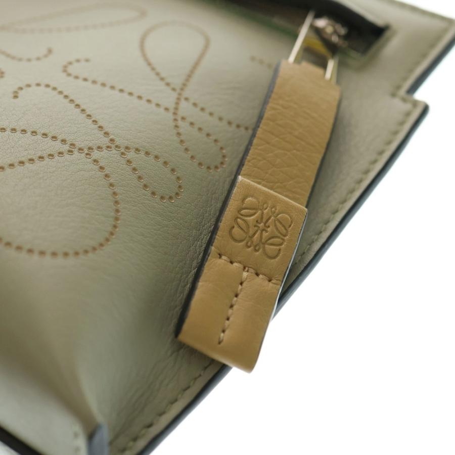 LOEWE（ロエベ） MINI T POUCH IN CLASSIC CALFSKIN ミニ ティー