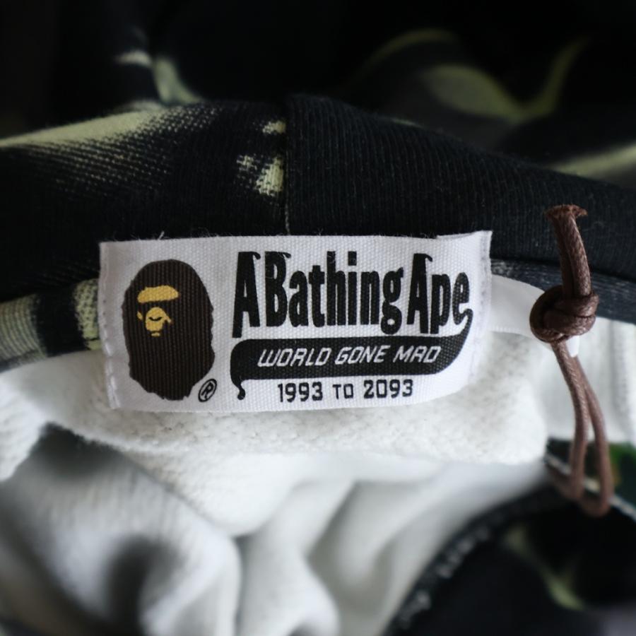 A BATHING APE（アベイシングエイプ） スクリーン カモ フットボール 