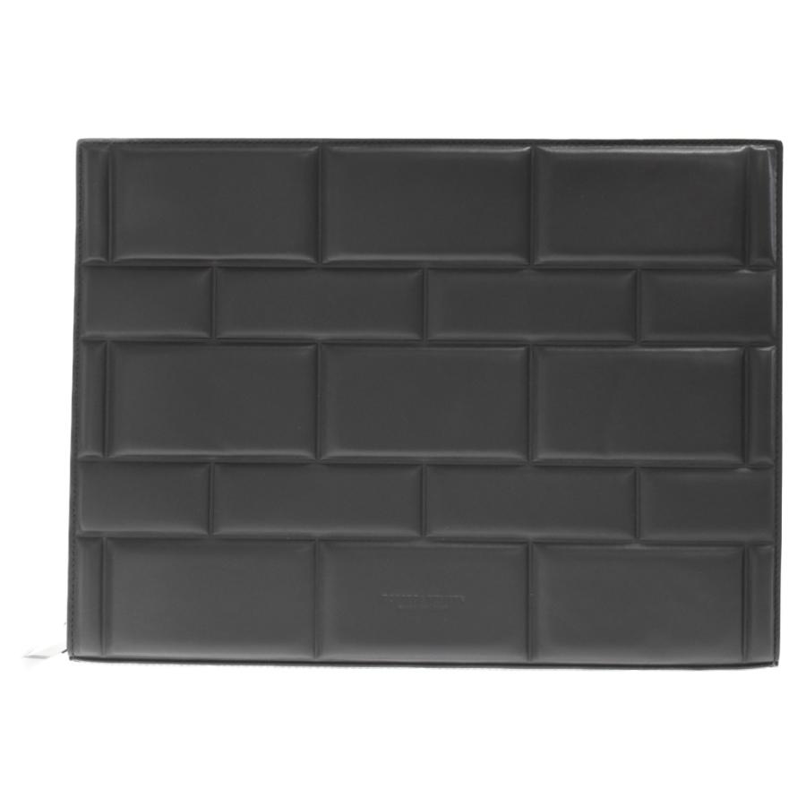 BOTTEGA VENETA ボッテガヴェネタ グリッドパデッド レザークラッチ 