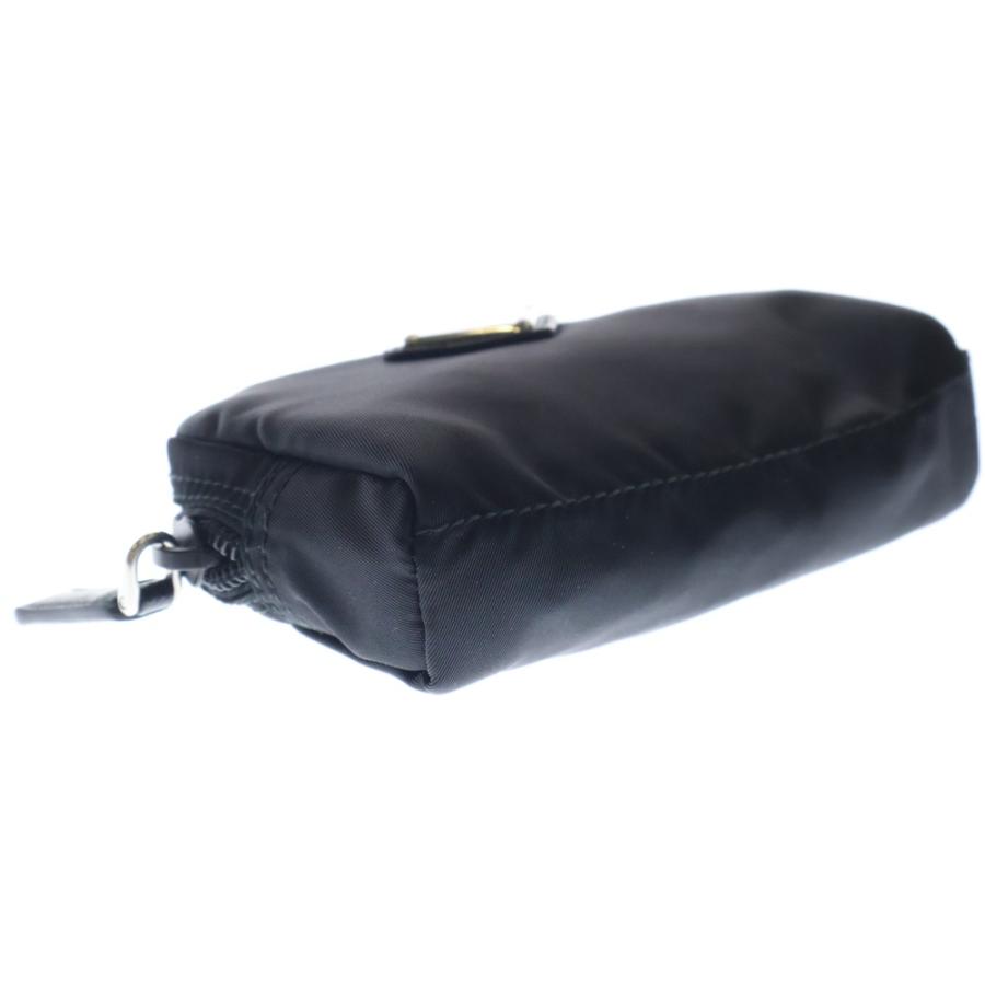 PRADA（プラダ） トライアングルロゴ ナイロン ミニポーチ ブラック