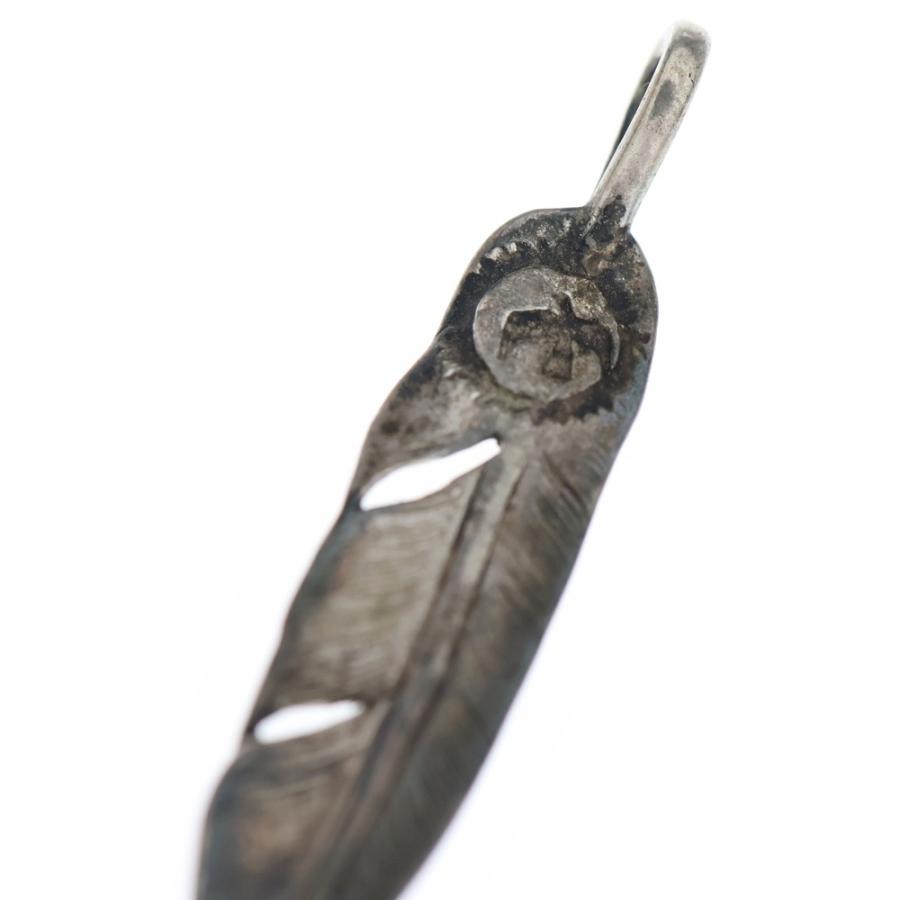 goro's（ゴローズ） SVフェザー中 ペンダントトップ 左向き シルバー