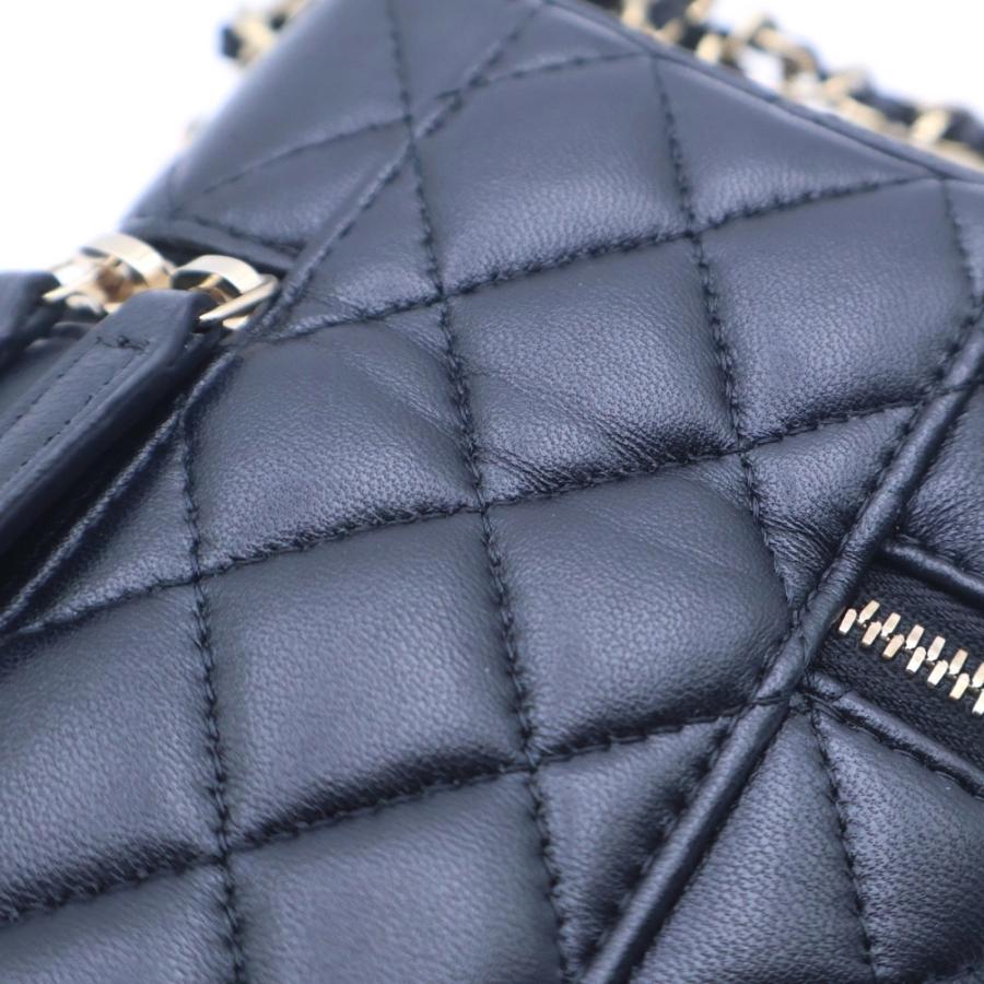 CHANEL（シャネル） ココマーク マトラッセ バニティ ラムスキン