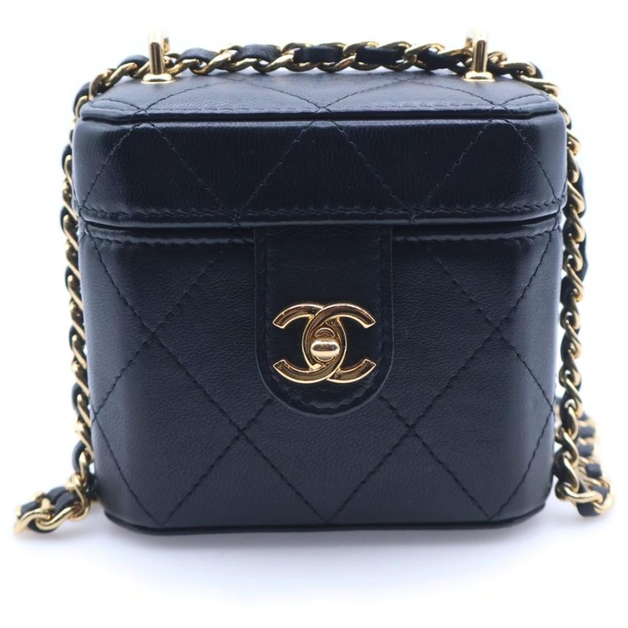 CHANEL（シャネル） ココマーク マトラッセ ラムスキン レザー