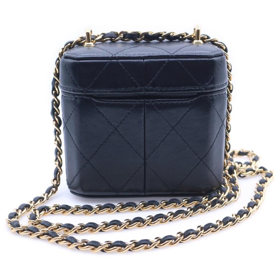 CHANEL（シャネル） ココマーク マトラッセ ラムスキン レザー