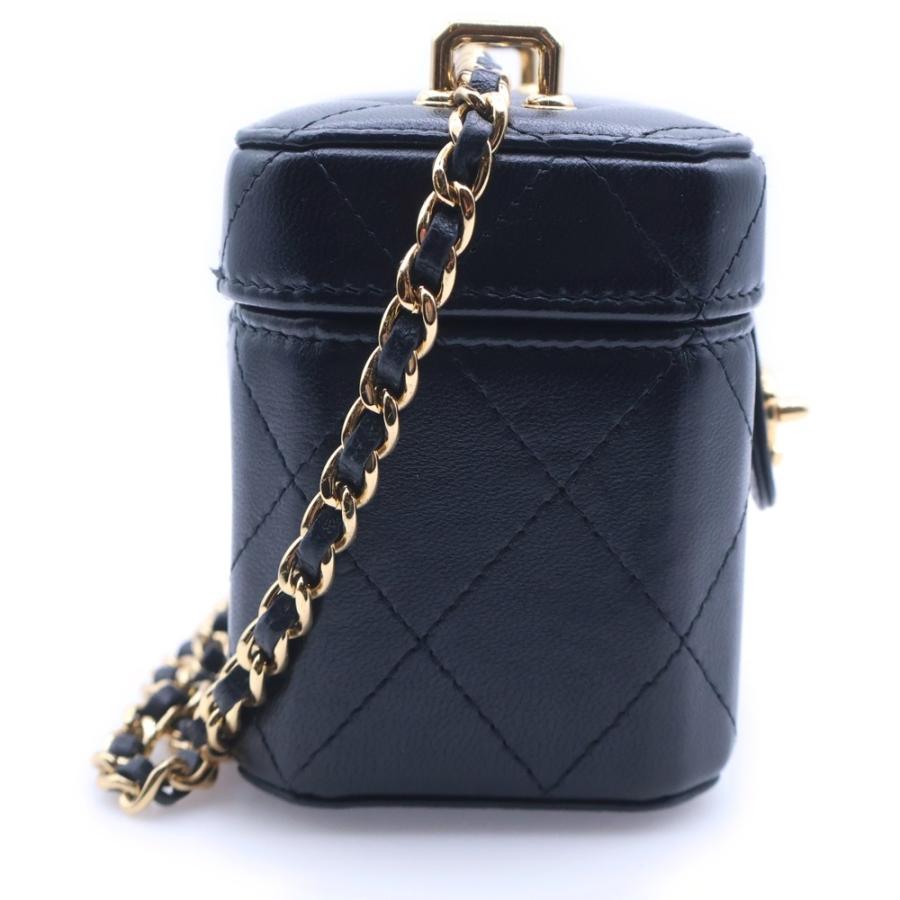 CHANEL（シャネル） ココマーク マトラッセ ラムスキン レザー