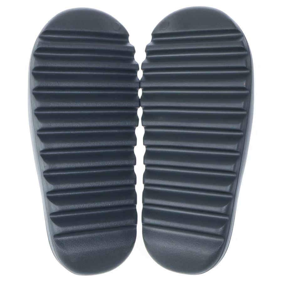 adidas（アディダス） YEEZY SLIDE DARK ONYX イージースライド ダーク