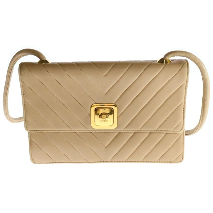 CHANEL（シャネル） シェブロン ココマーク Vステッチ ラムスキン