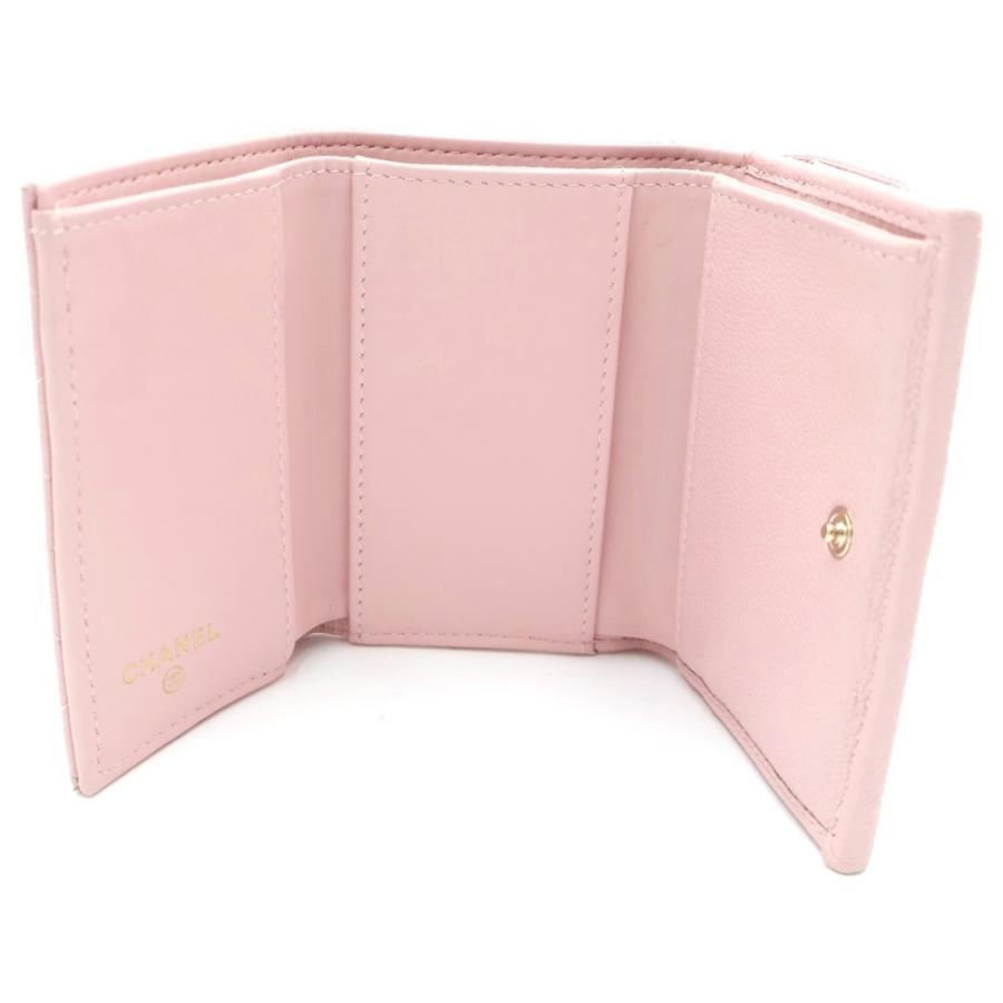 CHANEL（シャネル） マトラッセ 三つ折り財布 コンパクトウォレット