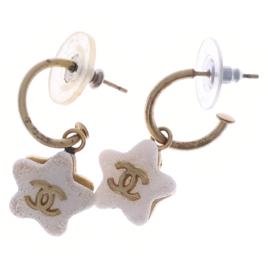 CHANEL（シャネル） スターモチーフピアス ココマーク ホワイト