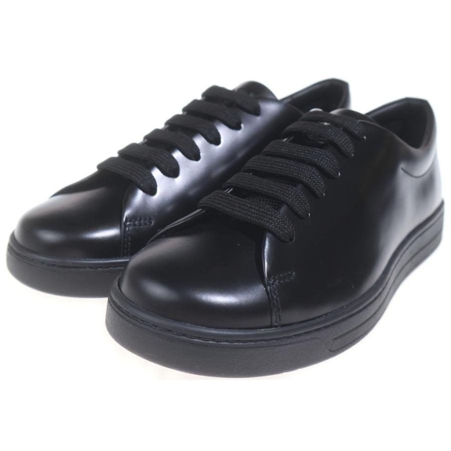 PRADA（プラダ） ブラッシュドレザー レースアップ ローカットシューズ
