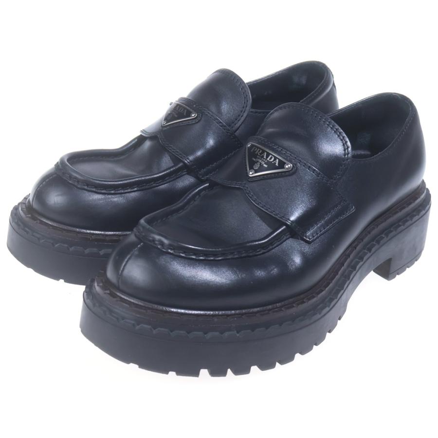 PRADA（プラダ） トライアングルロゴプレート レザー ローファー 革靴