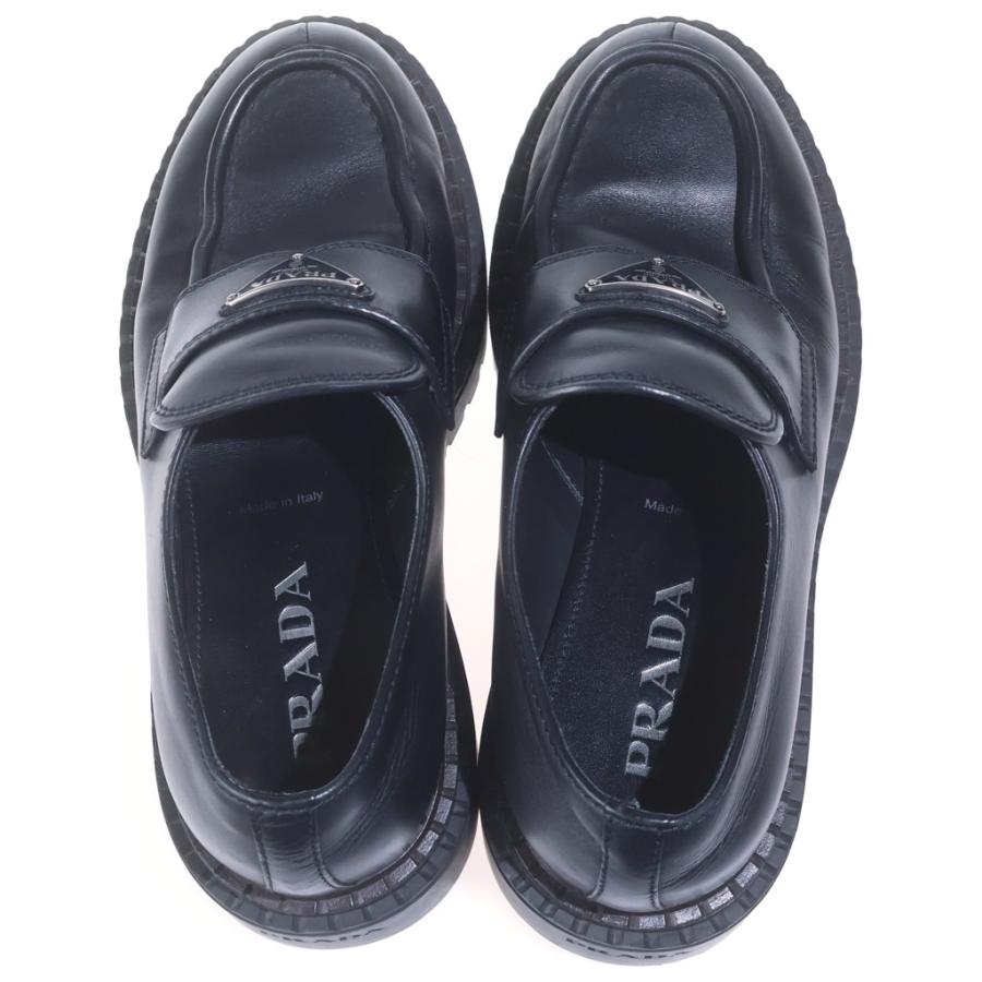 PRADA（プラダ） トライアングルロゴプレート レザー ローファー 革靴