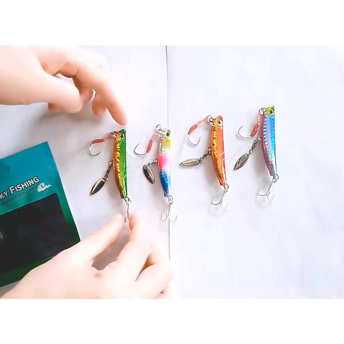 FORGERON アシストフック＆ブレード付きメタルジグ 4色セット 25g 30g