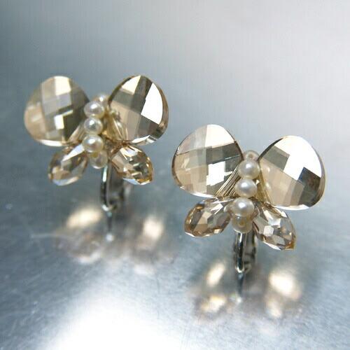 ギフトケース入り スワロフスキー ちょうちょ リボン パール ピアス イヤリング 淡水真珠 バタフライ レディース クリスマス ギフトに プレゼントに | 