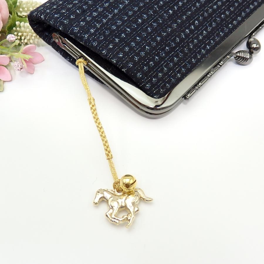 メール便 午年 開運 金色 干支 根付 ストラップ ゴールドカラー うまどし 馬年 へび 十二支 えと 蛇 根付け ストラップ ヘビ 巳年 鈴 風水 金運 snake |  | 03