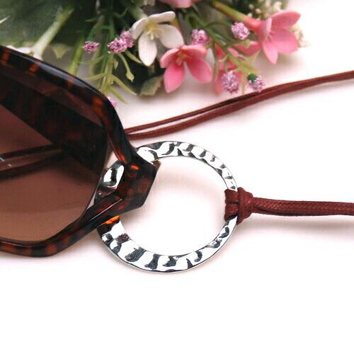 メール便 メガネホルダー メタルリング ウェーブ グラスホルダー ネックレス ペンダント サングラスかけ 眼鏡ホルダー 首掛け おしゃれ メンズ レディース |  | 01