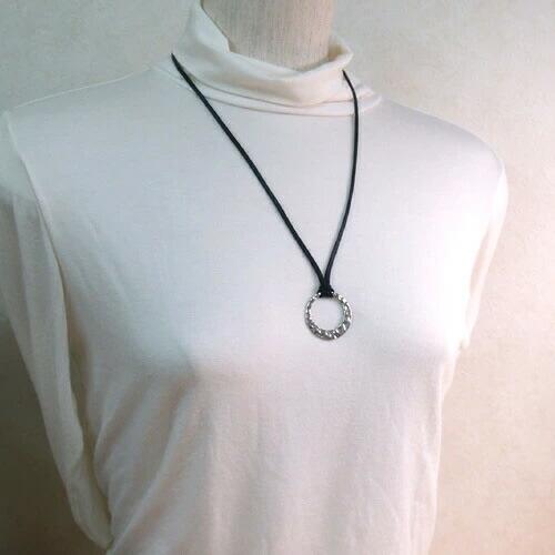 メール便 メガネホルダー メタルリング ウェーブ グラスホルダー ネックレス ペンダント サングラスかけ 眼鏡ホルダー 首掛け おしゃれ メンズ レディース |  | 03