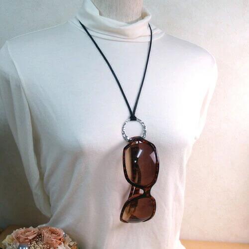 メール便 メガネホルダー メタルリング ウェーブ グラスホルダー ネックレス ペンダント サングラスかけ 眼鏡ホルダー 首掛け おしゃれ メンズ レディース |  | 04