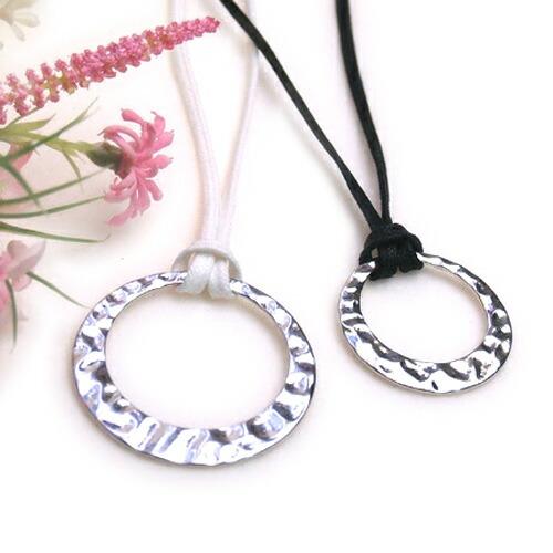 メール便 メガネホルダー メタルリング ウェーブ グラスホルダー ネックレス ペンダント サングラスかけ 眼鏡ホルダー 首掛け おしゃれ メンズ レディース |  | 05