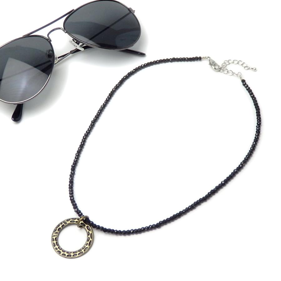 メール便 メガネホルダー グラスホルダー ブラックスピネル 金古美 メタルリング いぶし金 ネックレス サングラスかけ 眼鏡ホルダー メンズ おしゃれ |  | 05