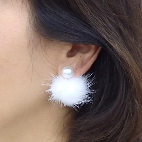 ミンクファー ピアスキャッチ １ペア ファー チタンピアスキャッチ ミンクファーボール ホワイトデー ギフトに プレゼントに 爆買 |  | 02