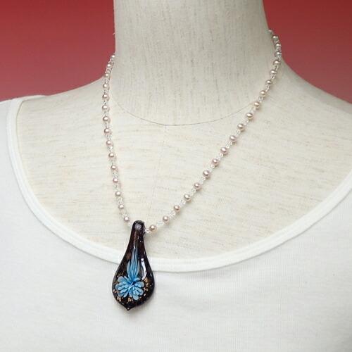 メール便 一点モノ ガラス ペンダントトップ 淡水真珠 ネックレス 2 パープルネックレス ガラス細工 スワロフスキー 淡水パール トンボ玉 ガラス 花 フラワー |  | 08