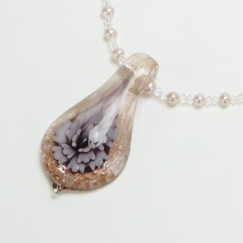 メール便 一点モノ ガラス ペンダントトップ 淡水真珠 ネックレス 2 パープルネックレス ガラス細工 スワロフスキー 淡水パール トンボ玉 ガラス 花 フラワー |  | 09