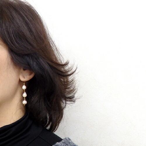 あこや バロック 真珠 K18 トリロジー フック ピアス レディース パール クリーム系 18金 イエローゴールド K18YG Ｋ18 クリスマス ギフトに プレゼントに |  | 02