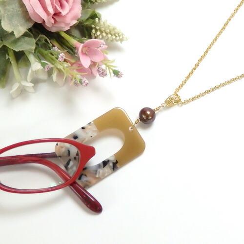 メール便 メガネホルダー マーブルスクエア バイカラー 淡水パール グラスホルダー ネックレス ペンダント サングラスかけ 老眼鏡 首掛け おしゃれ レディース |  | 02