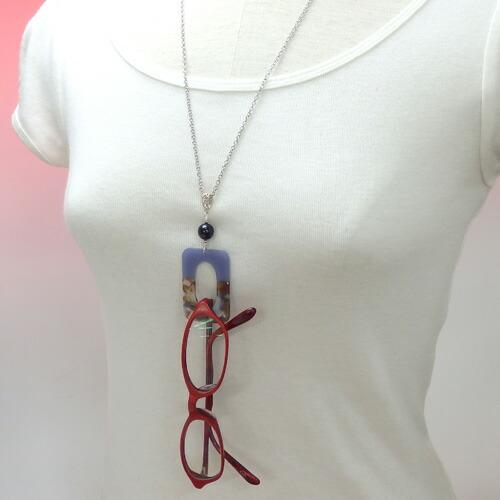 メール便 メガネホルダー マーブルスクエア バイカラー 淡水パール グラスホルダー ネックレス ペンダント サングラスかけ 老眼鏡 首掛け おしゃれ レディース |  | 05