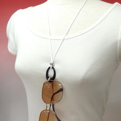 メール便 メガネホルダー ネックレス アクリルパーツ スタイリッシュ楕円 ペンダント グラスホルダー サングラスかけ 眼鏡ホルダー 老眼鏡 |  | 02