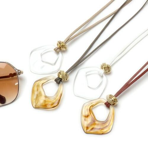 メール便 メガネホルダー ネックレス モード アクリル ペンダント グラスホルダー サングラスかけ レディース ペンダント 爆買 |  | 04