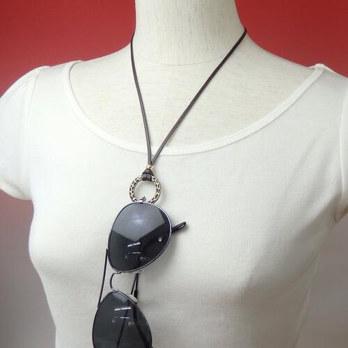 メール便 メガネホルダー ネックレス メンズ アンティークゴールド いぶし金 金古美 リング コットン 平紐 グラスホルダー サングラスホルダー 首掛け おしゃれ |  | 03