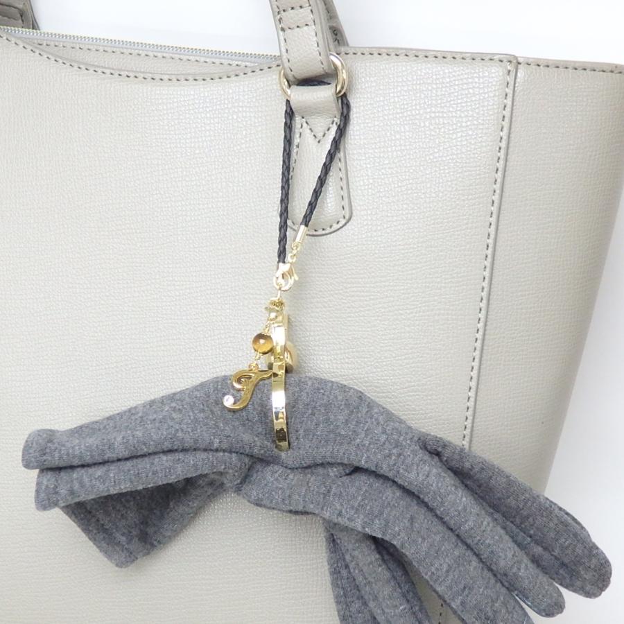 グローブホルダー 四つ編み エコレザー アルファベット & 天然石 パール 手袋ホルダー 合皮タイプ レザー調 手袋クリップ イニシャル ローマ字 英文字 |  | 02