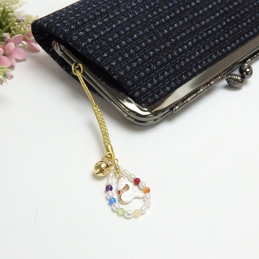 メール便 午年 根付 ストラップ 厄除け 七色 天然石 白蛇 干支 開運 十二支 えと パール 馬年 うまどし へび年 巳年 へび 蛇 ヘビ 淡水真珠 風水 金運 |  | 07