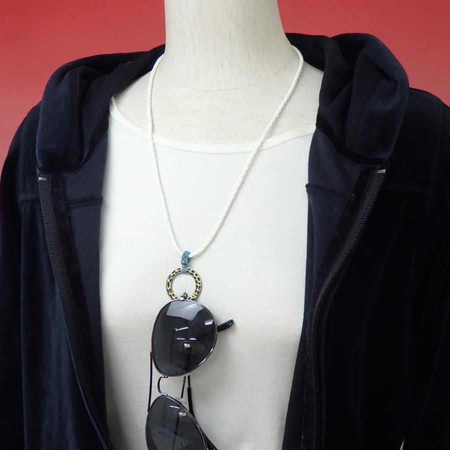 メガネホルダー マクラメ バチカン アンティークゴールド メタルリング 四つ編みコード ネックレス ペンダント グラスホルダー サングラスかけ 眼鏡ホルダー |  | 03