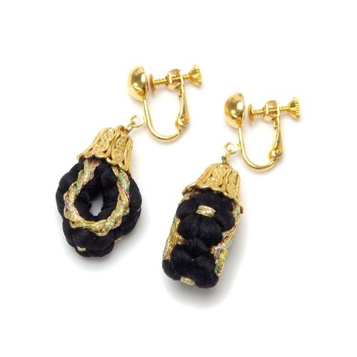 メール便 イヤリング 正絹 組紐 黒 ブラック 金糸 銀糸 シルク 絹糸 レディース 軽量 軽い 父の日 ギフトに プレゼントに | 