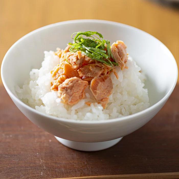 手ほぐし紅鮭 50g × 6個 スカイフード サケフレーク 鮭 ご飯のお供 クリスマス ギフトに プレゼントに |  | 02