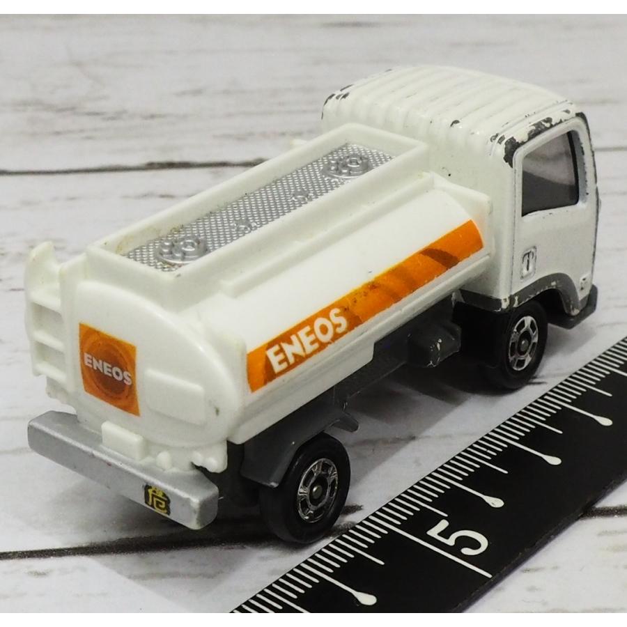 かな・かいと様 リクエスト　確認用　 トミカ　エネオス　タンクローリー　トラック 町でよく見かけるエネオスのタンクローリーも『トミカ』になっています