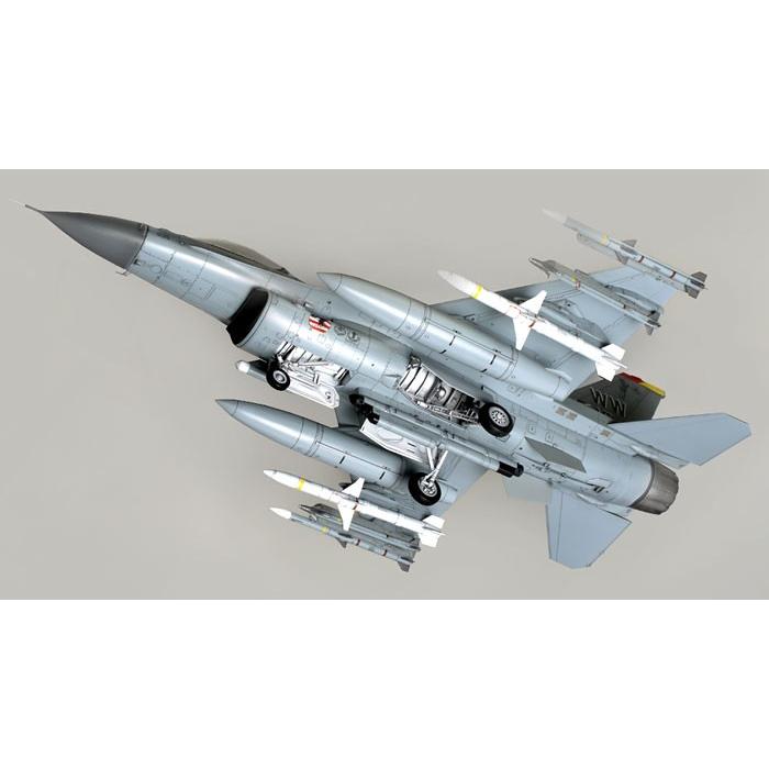 タミヤ 1/48 ロッキード マーチン F-16CJ [ブロック50] ファイティング ファルコン Item No：61098｜shoptakumi｜03