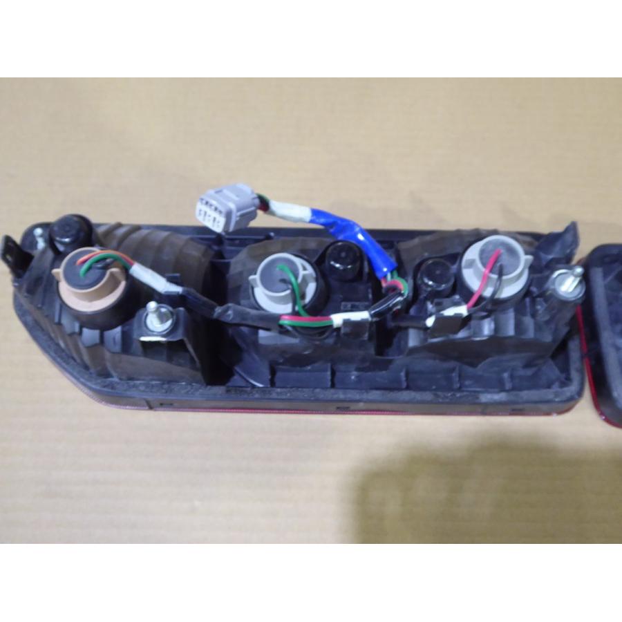 日野テールランプ 新車外し 左右セット 日野トラック 純正 テールランプ2連 左右セット新車外し - メルカリ
