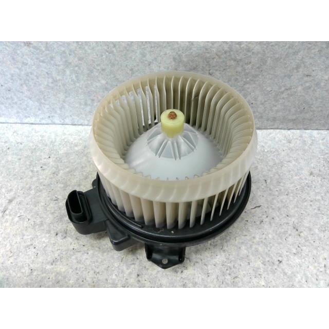 SAI AZK10 ヒーター ブロア モーター 070 272700-8093 87103 SAI AZK10 ヒーター ブロア モーター 070 272700-8093 87103
