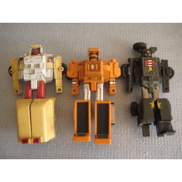 ア*ヤ様 当時物　昭和レトロ　ゴールドマシンロボ　バトルロボ　ジャンク品 ジャンク品 当時物 ゴールド ミクロマン 超合金 懸賞品 昭和 玩具