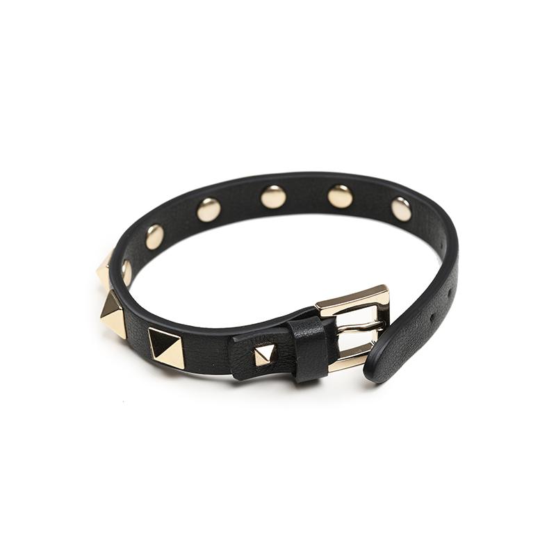 VALENTINO（ヴァレンティノ） ブラックブレスレット ロックスタッズ 